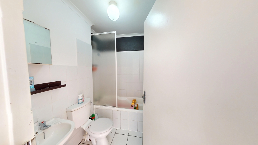 2 Bedroom Property for Sale in Harbour Island Western Cape